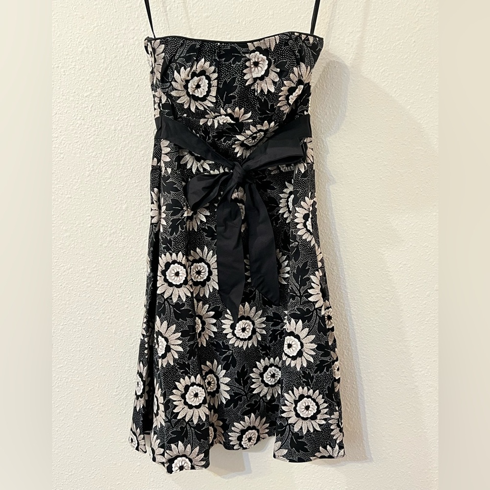 White House Black Market Strapless Dress